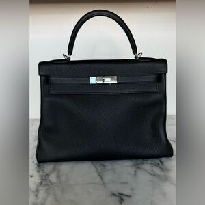 Hermes Kelly 32. Togo leather. Black with palladium hardware